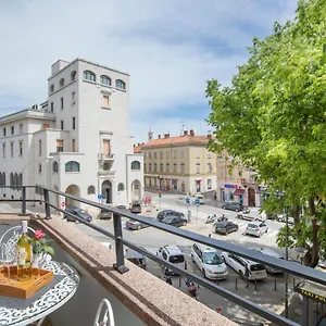 Апартаменты Polai Center 
